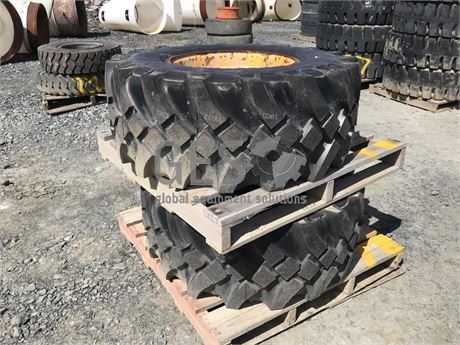 Aeolus 445/65R22.5 on rims x 2 Pallet T8.