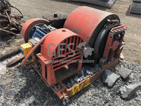 Joy Twin Drum Winch 18.5 KW 1000 Volt appears operational W1