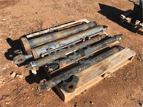 UNRESERVED - Hydraulic Cylinders x 7 Item ID: 3539