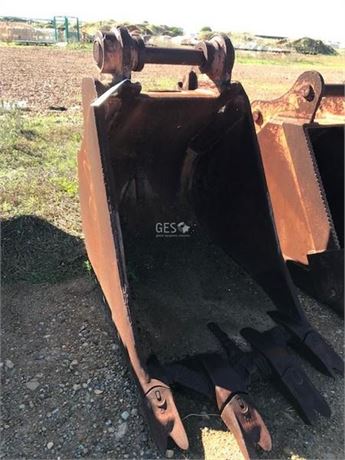 UNRESERVED - Bucket Trenching ~600 mm Item ID: 3566