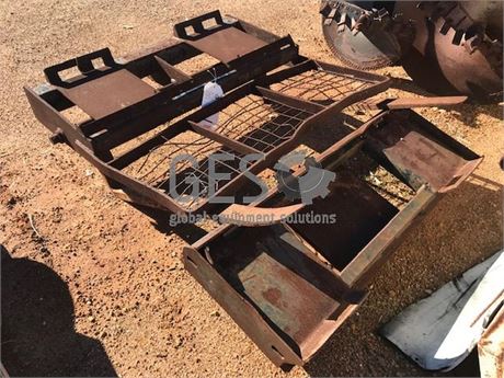 UNRESERVED - Skid steer forks & hitch Item ID: 3547