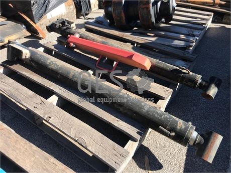 UNRESERVED Caterpillar Cylinders Hoist to suit 740 x 2