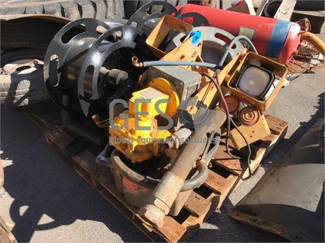 UNRESERVED Caterpillar Pallet of 777 parts including Hose reels