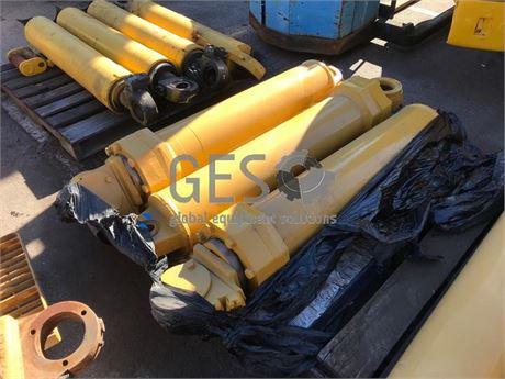Caterpillar Cylinders Hoist to suit 773 or 775 x 6