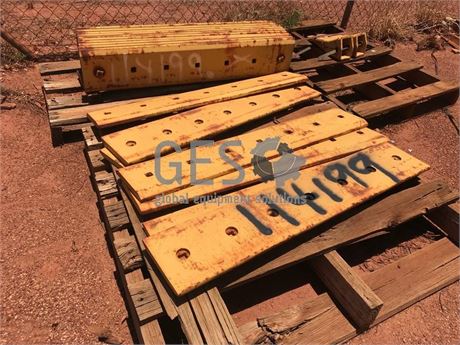 Caterpillar Pallet Loader Cutting Edges x 7