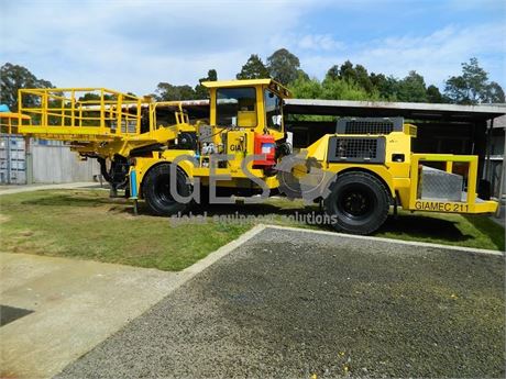 2008 Giamec 211 Utility Carrier with Spare Boom and package of parts