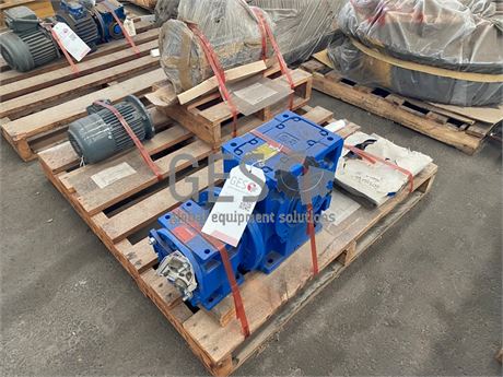 Pallet of Various Motors, Drive and Coupler