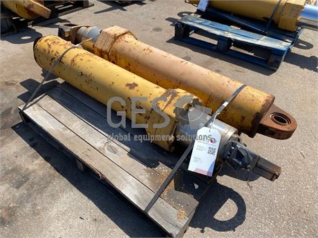 Caterpillar 773G 773F Cylinders USED x 2.
