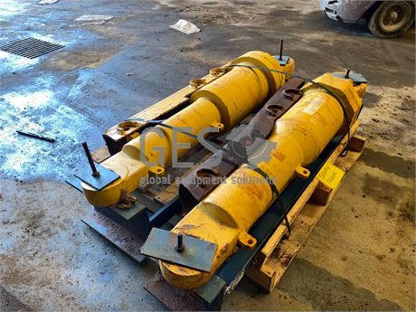 Komatsu Blade Tilt Cylinders to suit D375 pair Left & Right