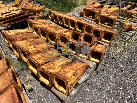 Caterpillar Pallet of Various GET