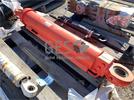 Sandvik Cylinder Lift to suit Jumbo Reconditioned SNM143