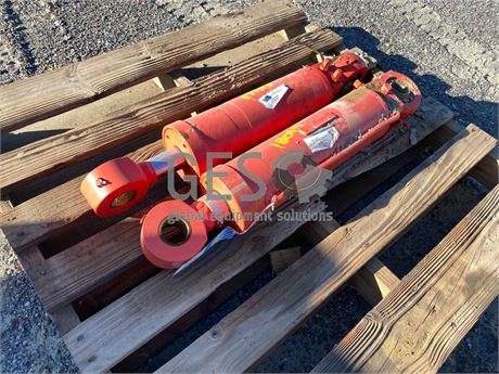 Sandvik Cylinders x 2, 1 x TB60 Swing SNM021