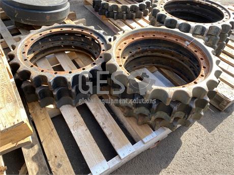 Komatsu Sprockets x 2 to suit PC400-6 ItemID_4422