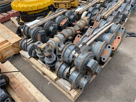 Komatsu Track Rollers x 18 to suit PC400 & Rollers x 15 to suit part ItemID_3922