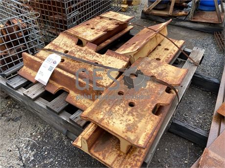 Komatsu Grouser Plates x 11 to suit D375 across 2 Pallets