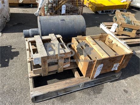 Komatsu Pallet with Muffler and Cage