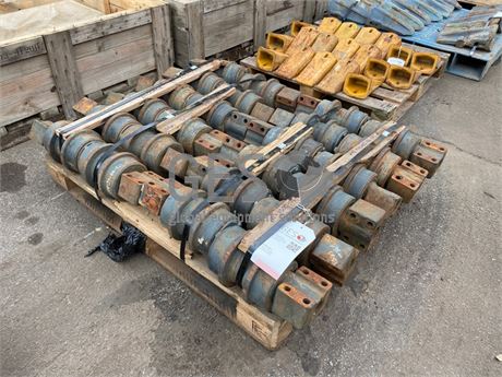 Komatsu Carrier Rollers x 24 to suit . Part 208-30-00511 ItemID_3938