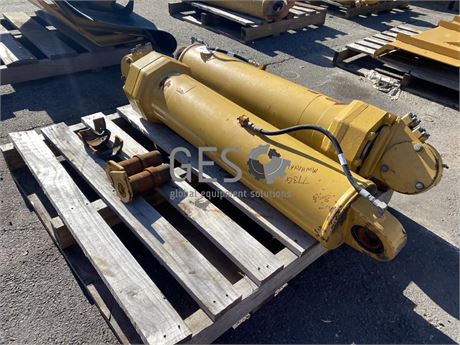 Caterpillar Cylinders Tub Lift USED to suit 773G x 2