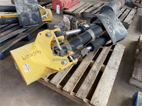 Atlas Copco Boom Mid Section with lift & Swing Cylinders to suit ML2D