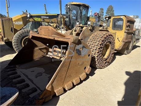 2015 Caterpillar R1300G Loader