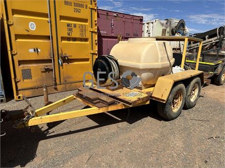 Tandem Axle Pressure Wash Trailer with 1 KL Rota Mould tank