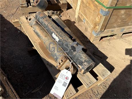 Atlas Copco hydraulic cylinders x 3