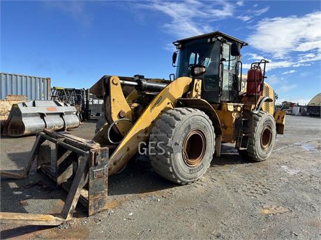 2015 Caterpillar 962K Wheel Loader with Forestry counter weight & forks