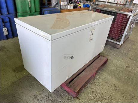 Westinghouse WCM5000WE 500L Chest Freezer