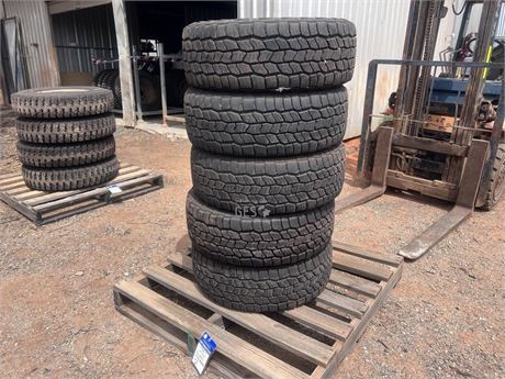 Cooper Discoverer AT3 LT265/65R16 tyres with 100% tread remaining x 5