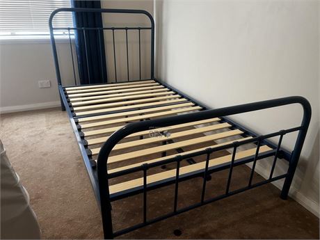 Metal Frame Single Beds x 2 frames only