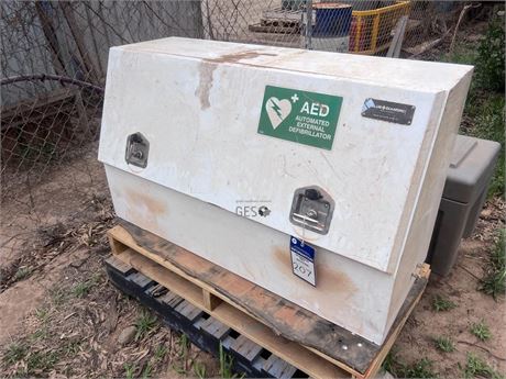 Blue Diamond 70Kg Truck Toolbox with keys