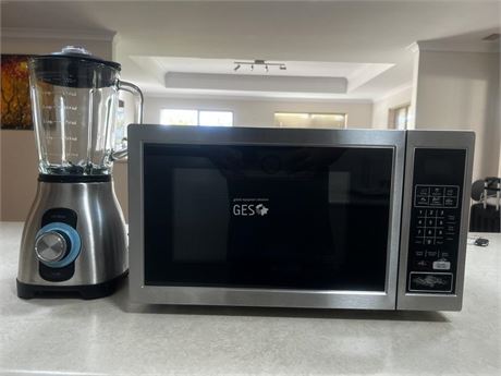 Anko P90D25AP-YX 1400 watt Microwave & BL1703A-SA Blender