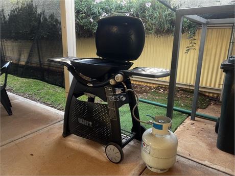 Weber Q3200 Pedestal Gas BBQ with gas bottle