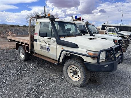 2019 Toyota VDJ79R Land Cruiser tray back Non running