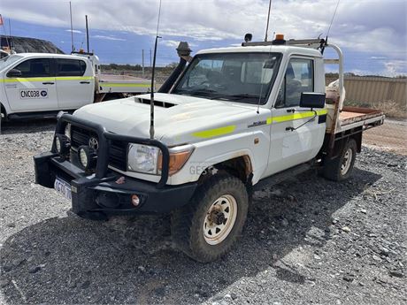 2017 Toyota VDJ79R Land Cruiser tray back Non running