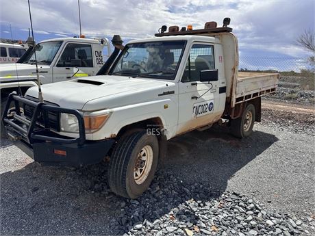 2008 Toyota VDJ79R Land Cruiser tray back