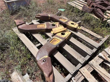 Caterpillar Ripper tynes x 3 used