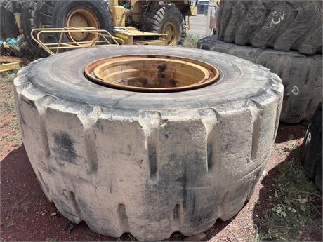 Bridgestone 45/65R45 V Steel D Lug on rim used