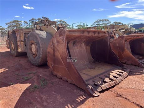 2011 Caterpillar R2900G