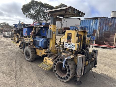 Atlas Copco H104 no booms carrier only