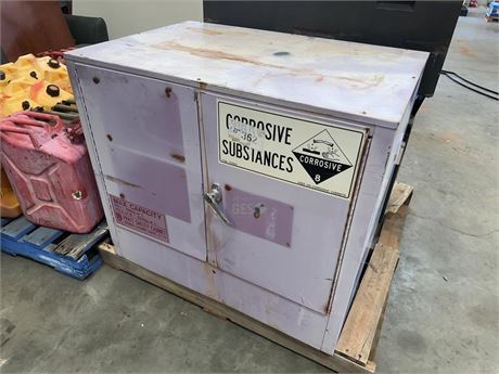 Pratt Safety Corrosive substances cabinet 100L & 2 x steel tool lockers