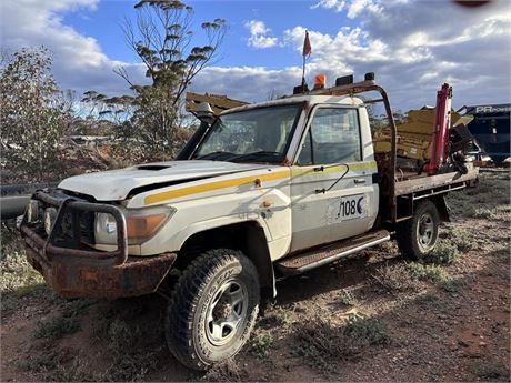 2011 Toyota VDJ79R Land Cruiser Ute rusted throughout non running