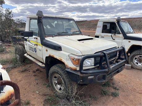 2008 Toyota VDJ79R Land Cruiser Ute wrecked & rusted throughout