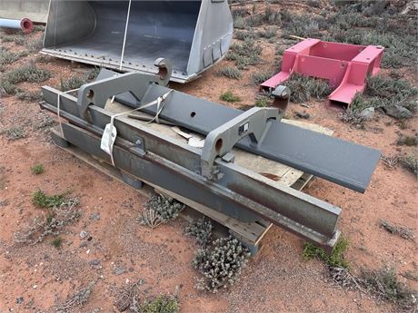 Volvo 83771 Quick hitch forks unused