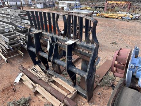 1200 mm forks quick hitch to suit unknown machine