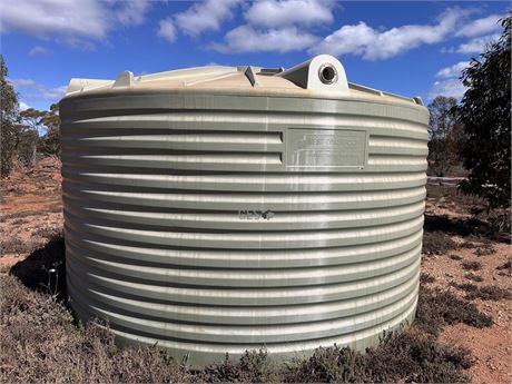 West Coats Poly 23 KL Poly tank