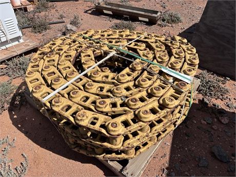 KBJ Track chains x 2 sets of links on pallet