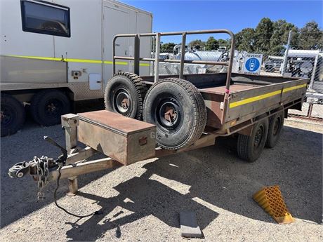 2011 John Papas 2 tonne 12 x 6 ft tandem axle box trailer