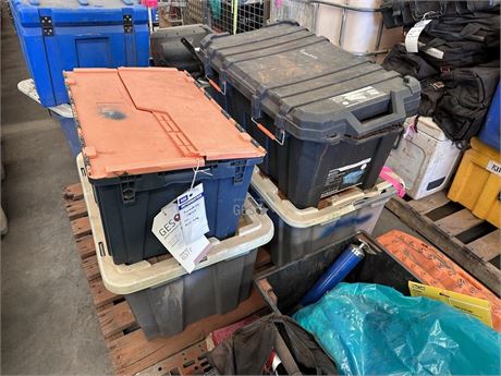 Plumbing items on pallet