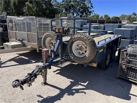 2008 Custom 3 tonne 11 x 6 ft tandem axle toy carrier box trailer